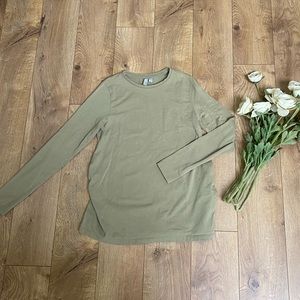 ASOS Maternity Long Sleeve Tee size 4